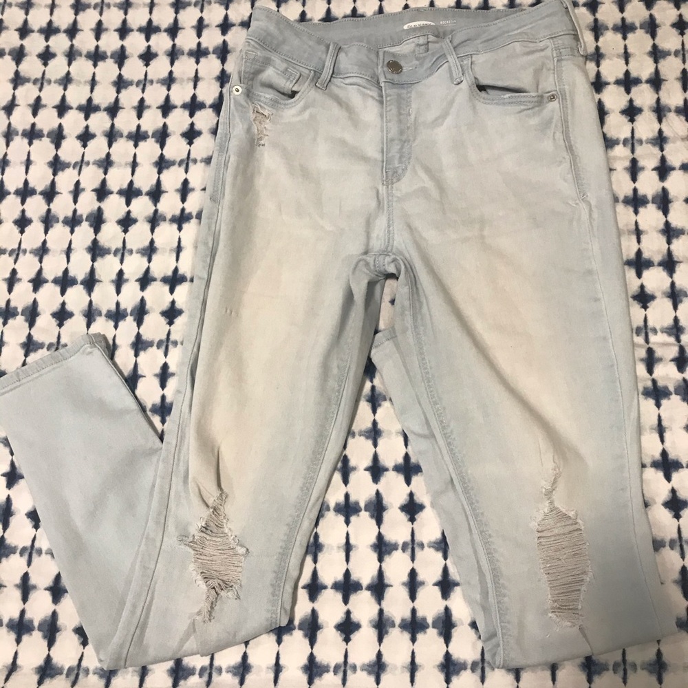 Women’s light blue fashionable jeans size 6